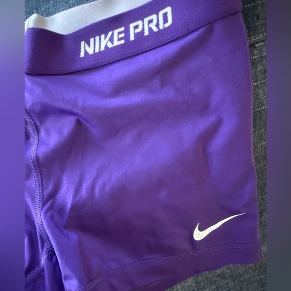 Nike Pro Activewear in Purple - Picture 4 of 4